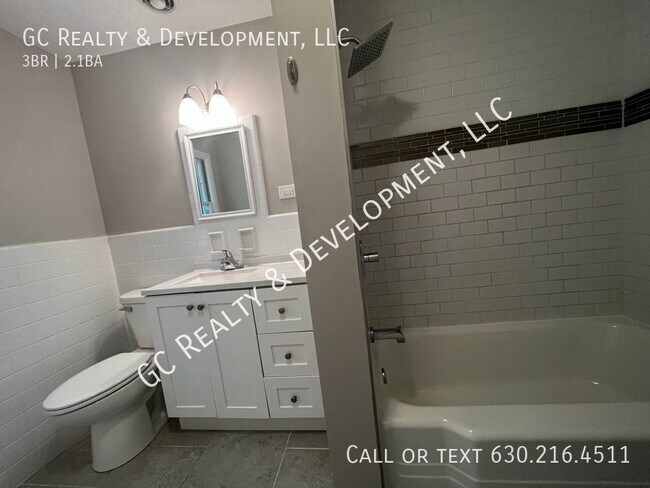 Building Photo - ***SINGLE FAMILY FLOSSMOOR HOME / 3 BDRM /...