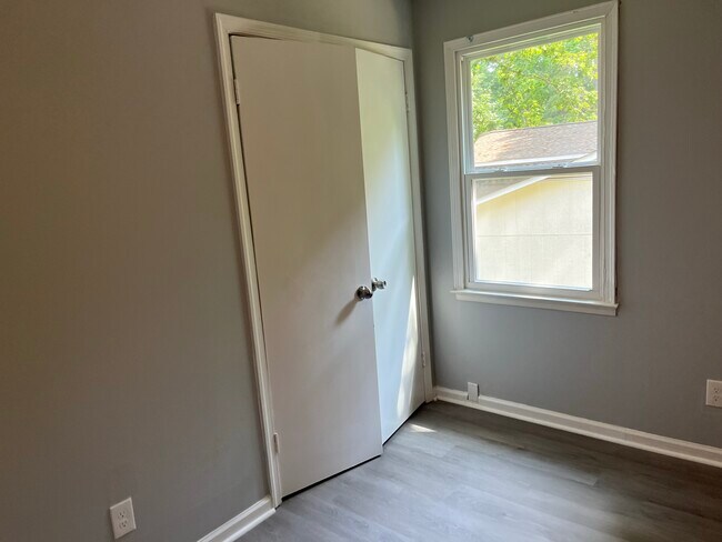 Building Photo - 7617 Summerglen Dr