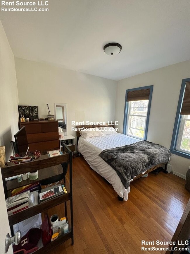 Building Photo - 8 Hingham St