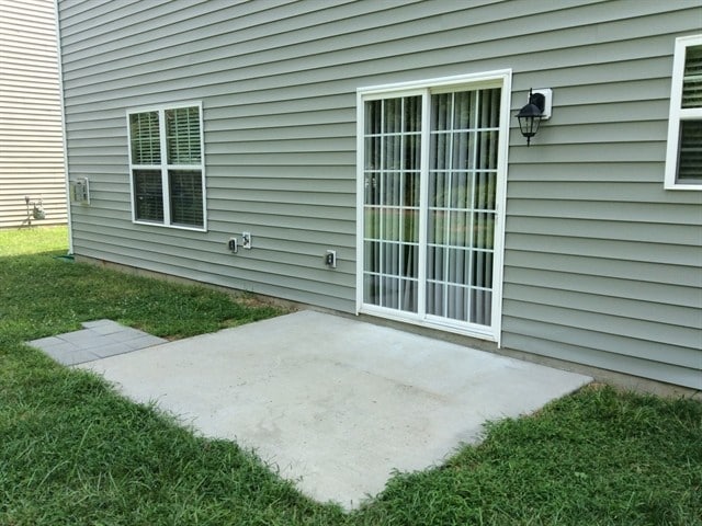 Building Photo - 211 Lindpoint Ln