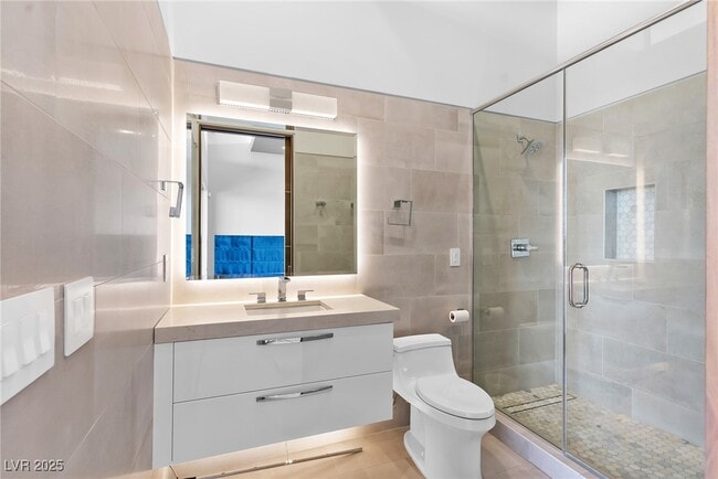 Building Photo - 5 Rockstream Dr