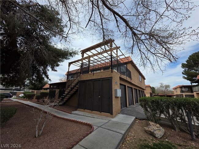 Building Photo - 241 Misty Isle Ln