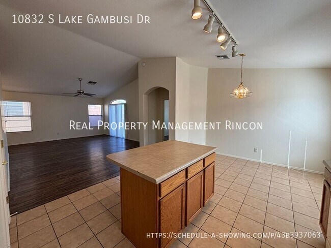 Building Photo - 10832 S Lake Gambusi Dr