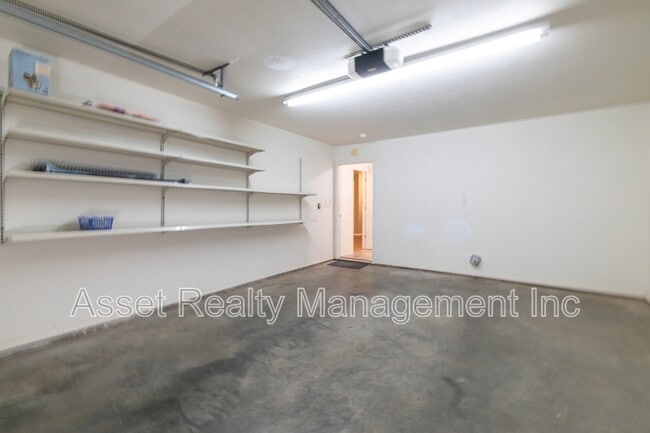 Building Photo - 8613 Little Field Way