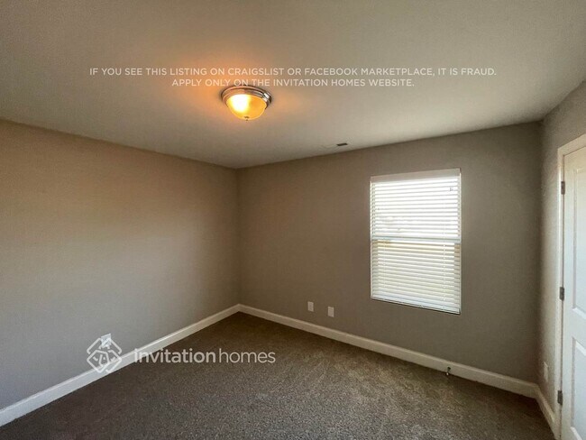 Building Photo - 5377 Roberta Crossing Dr