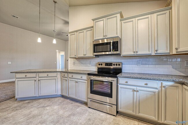 Building Photo - 180 Abercorn Dr