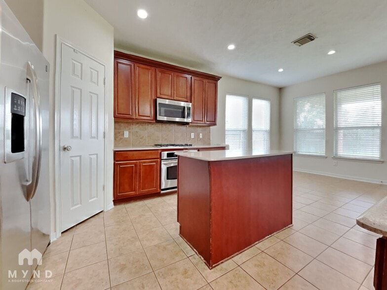 Building Photo - 17934 Barton Ridge Ln