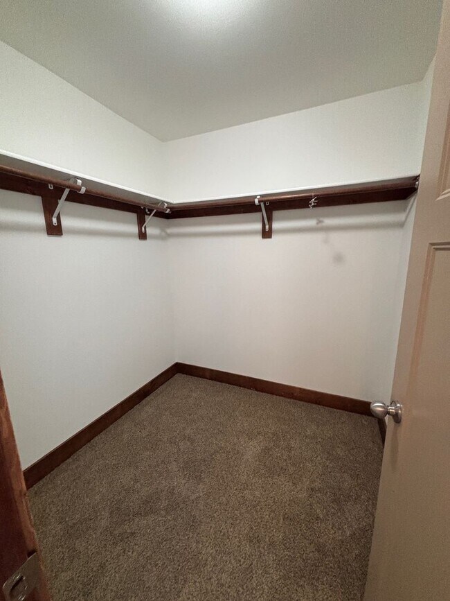 Building Photo - FIRST MONTH'S RENT 1/2 PRICE!!!