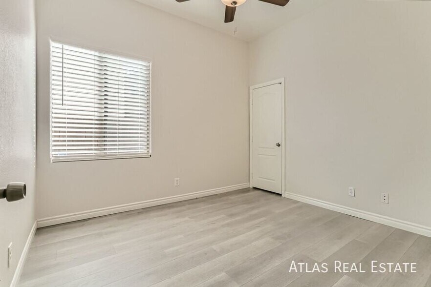 Building Photo - 9121 Little Horse Ave