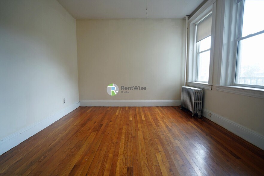 Building Photo - 135 Washington St