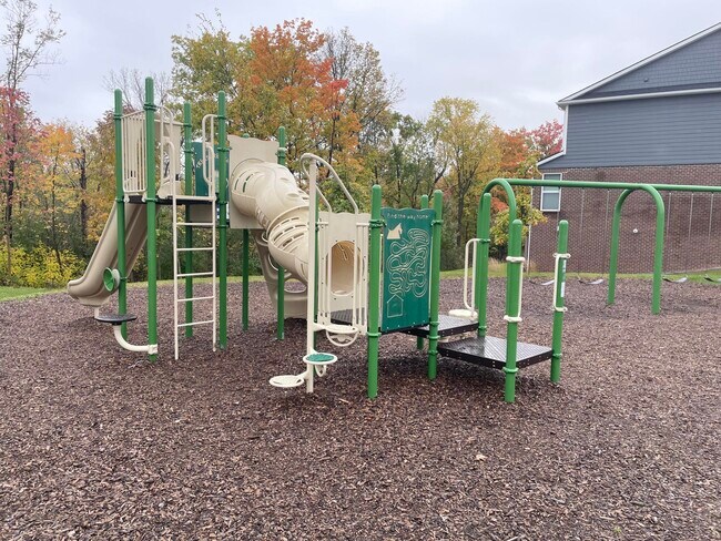 Building Photo - 43590 Chancellor Ln
