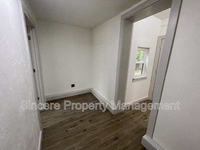 Building Photo - 1515 Casady Ln