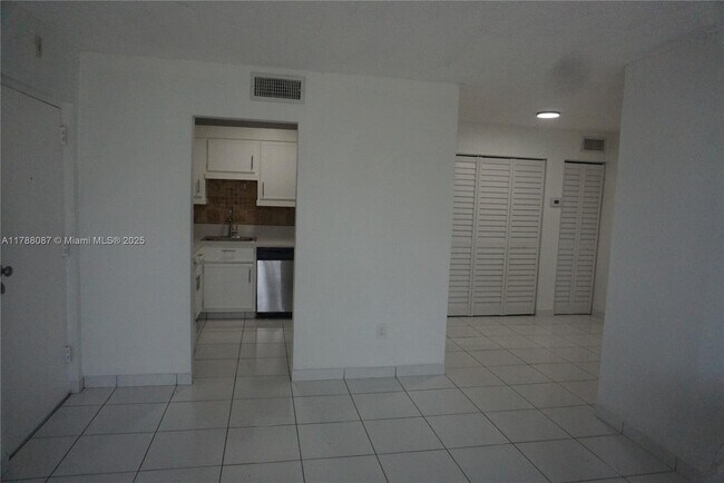 Building Photo - 8311 SW 142nd Ave
