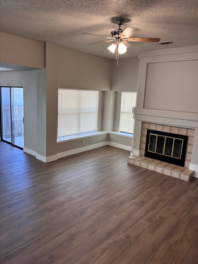 Building Photo - 7503 Longing Trail