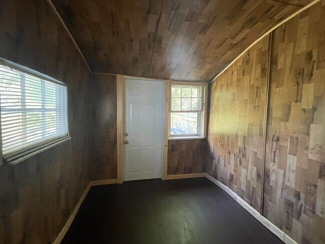 Building Photo - Adorable 3 Bedroom Twin FOR RENT in Millville NJ $1600