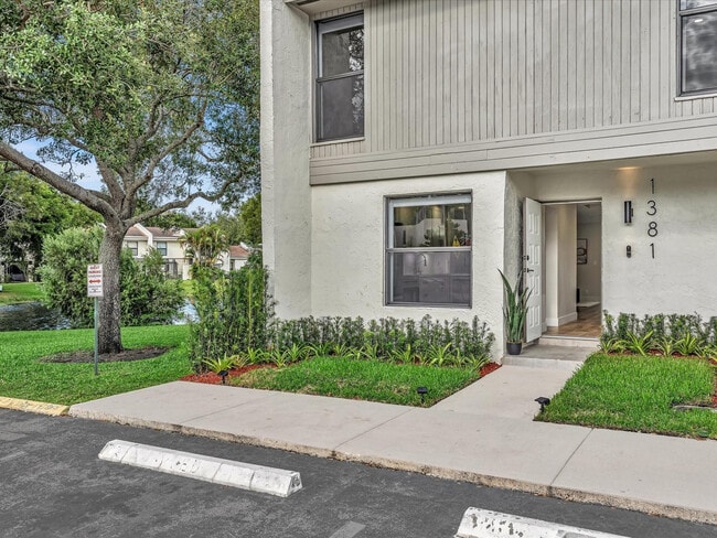 Building Photo - 1381 NW 99th Ave