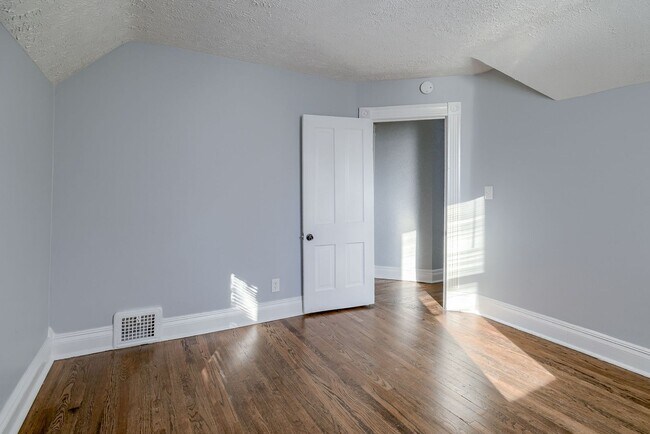 Building Photo - 2411 Emmet St