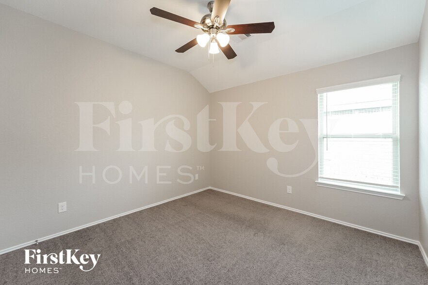 Building Photo - 3211 Calla Lily Trl