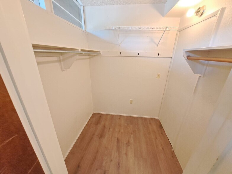 Building Photo - 1312 Toyon Plz