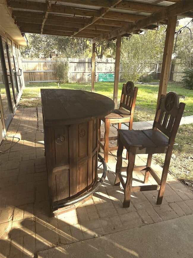 Building Photo - 1635 Ainsdale Dr