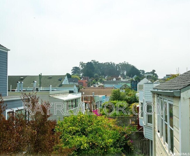 Building Photo - 500 Eugenia Ave