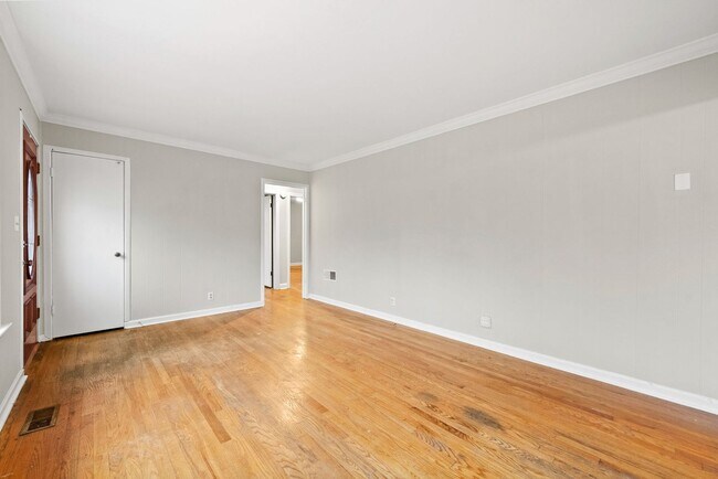 Building Photo - 3 Bedroom Pet Friendly Home For Rent!