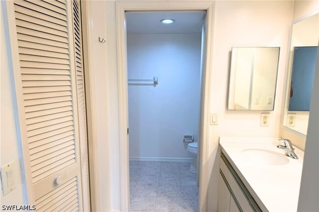 Building Photo - 7360 St Ives Way