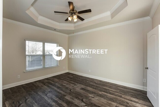 Building Photo - 4 Bedroom Pet-Friendly Home in Huntsville, AL with Main Street Renewal