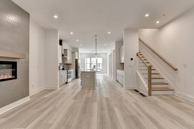 Building Photo - 503 Motivation Cir NW