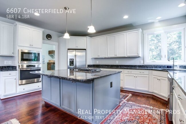 Building Photo - 6607 Chesterfield Ave