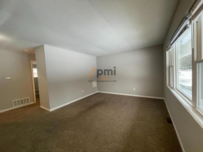 Building Photo - 5925 Jefferson St