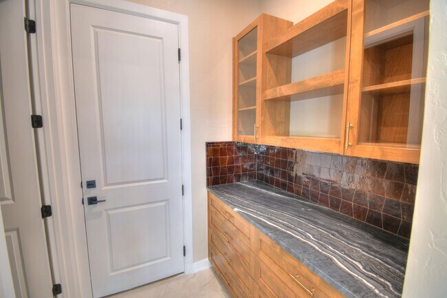 Building Photo - Brand New 3bd/2ba Available