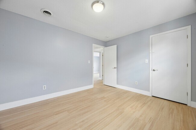Building Photo - 244 Mt Vernon St
