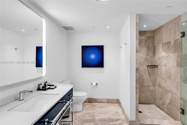 Building Photo - 4401 Collins Ave