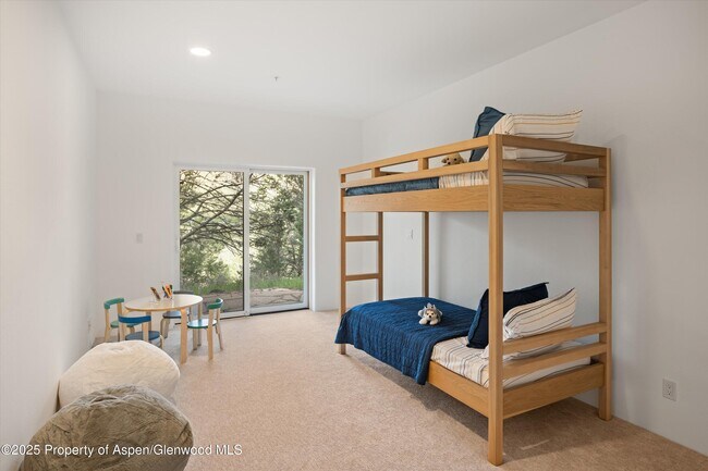 Building Photo - 302 Wild Spring Ln