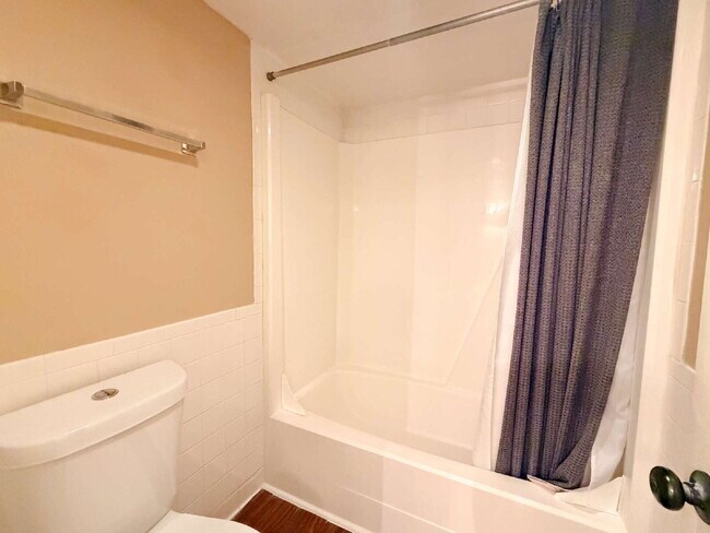 Building Photo - Beautiful 6 bed, 2 bath home in Burleson!