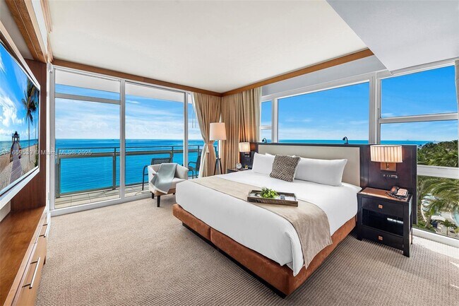 Primary Photo - 6801 Collins Ave