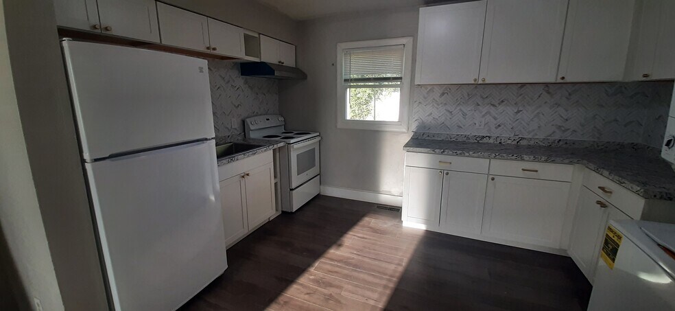 Building Photo - 13 Fisher Pl