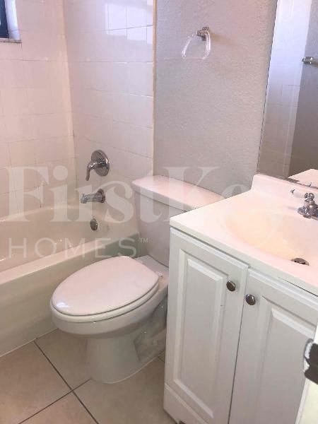 Building Photo - 4951 SW 16th St