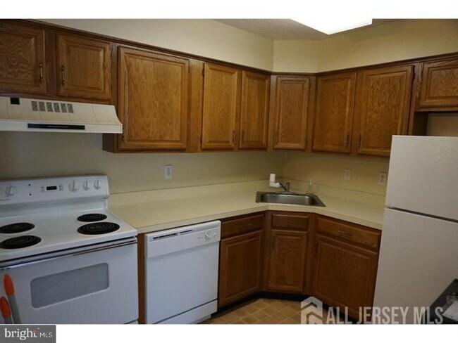 Building Photo - 8612 Tamarron Dr