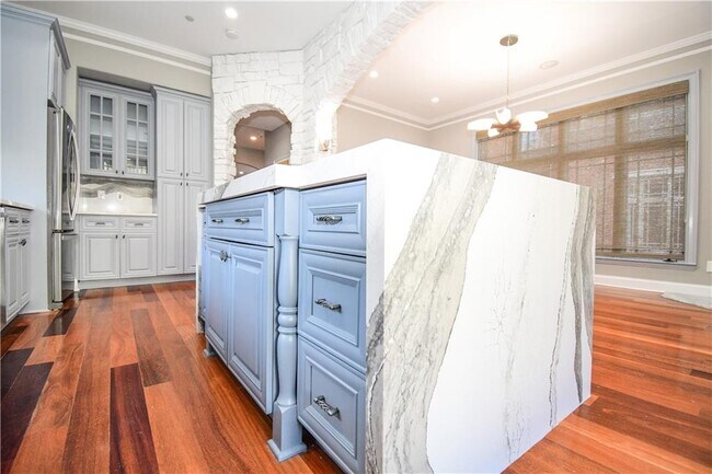 Building Photo - 4 Prichard Way NE