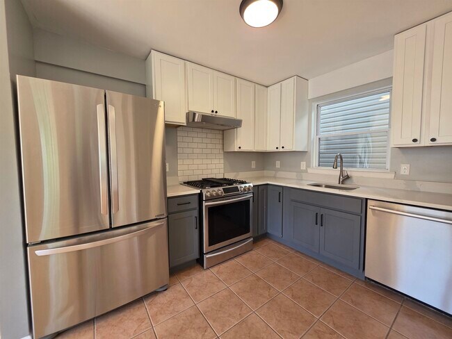 Building Photo - 203 Halladay St
