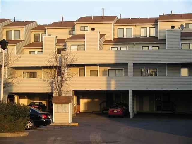 Building Photo - 700 Mainsail Ln