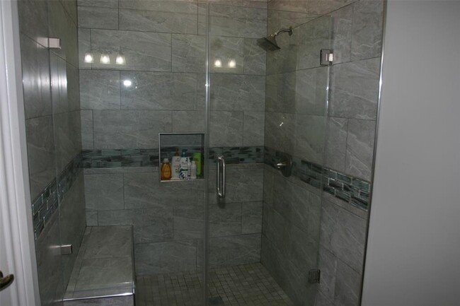 Building Photo - 2708 St Andrews Pl