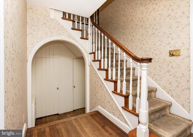 Building Photo - 515 Manor Rd