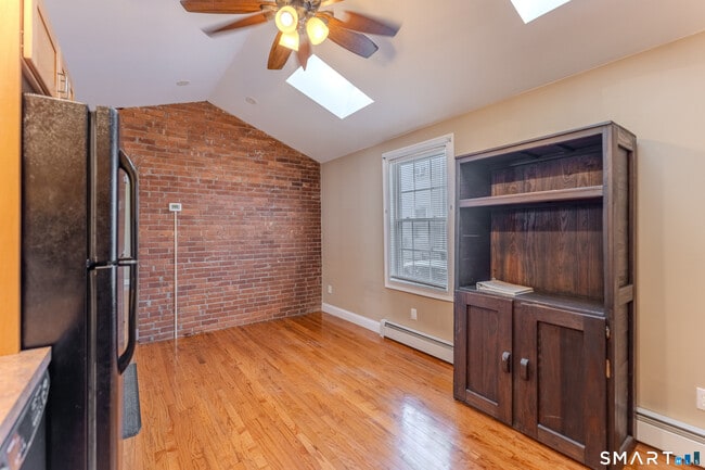 Building Photo - 31 Suffield St