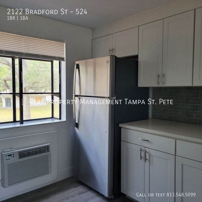 Building Photo - 2122 Bradford St