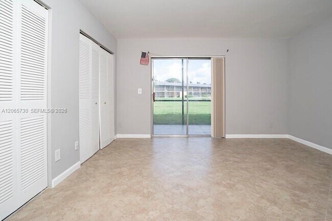 Building Photo - 1606 Meadows Cir W