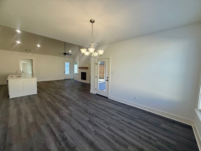 Building Photo - 4005 Doler Cv