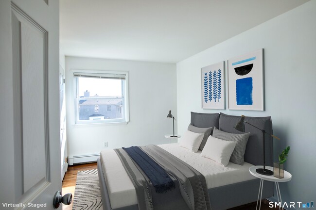 Building Photo - 25 Alexander St